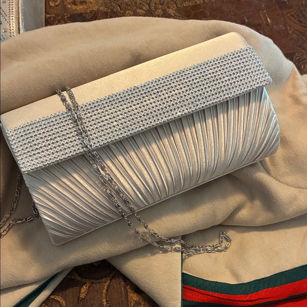 Chic Silver Rhinestone Clutch